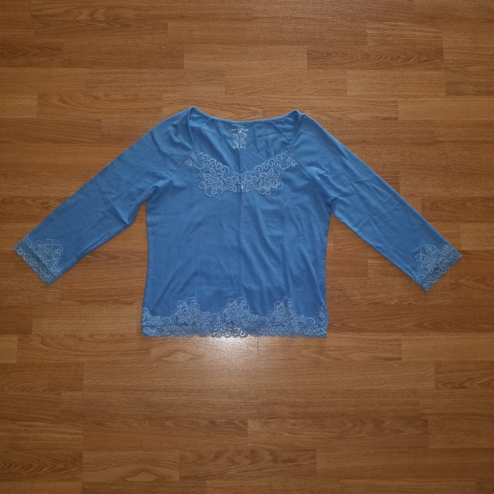 Baby blue 3/4 sleeve with lace medium